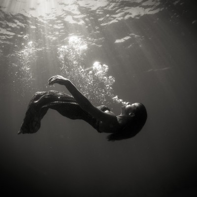 ART SHOW TO COME // 

My last personal and longtime
work : Underwater views of women beauty, elegance and grace.